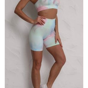 Astoria DREAM Mid-Length Short - Rainbow